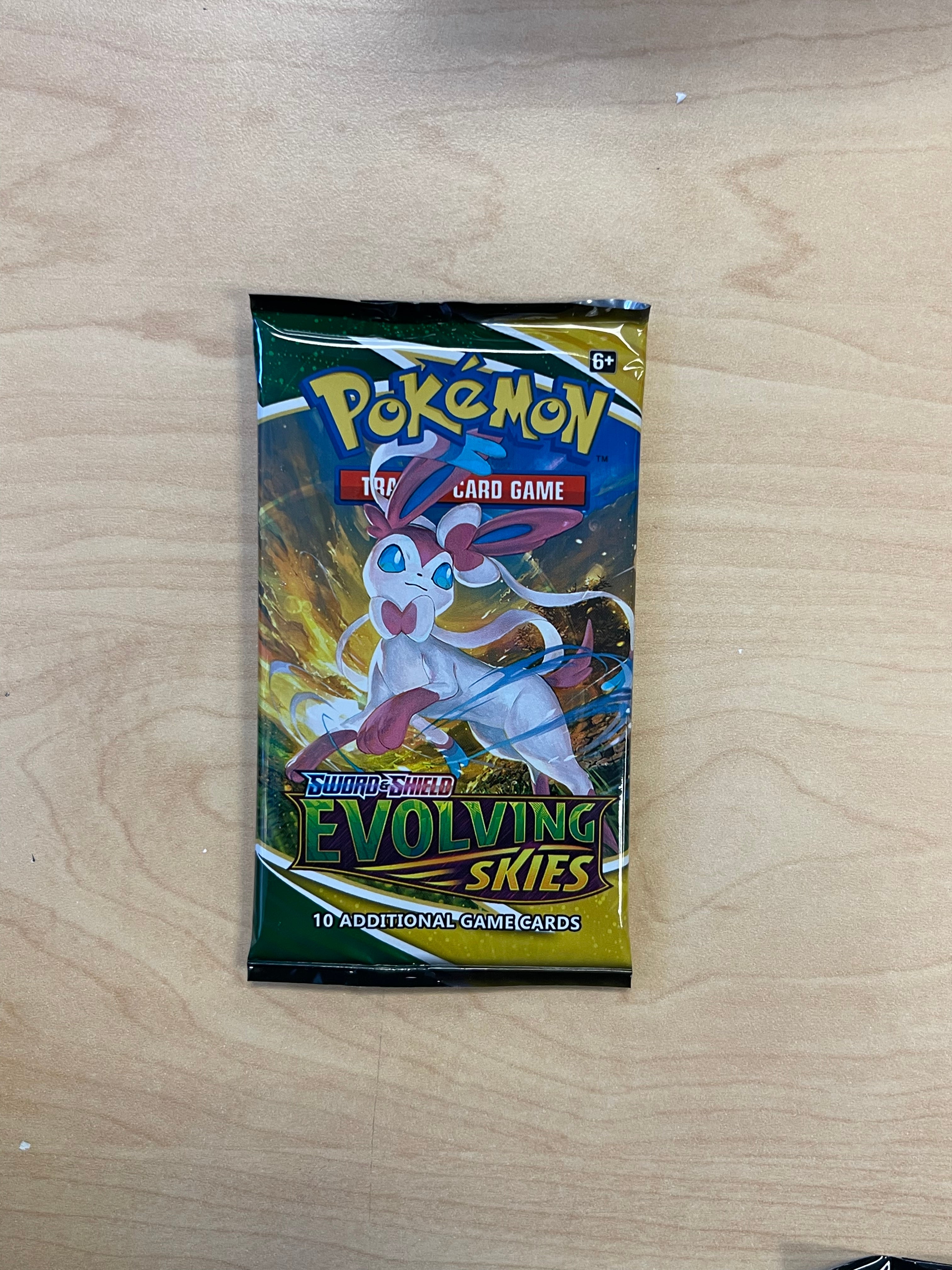 Pokemon Sword & Shield Evolving Skies Booster Box